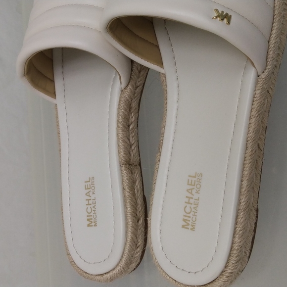 NWOT- Michael Kors Quilted Slides- 9 - Picture 2 of 11